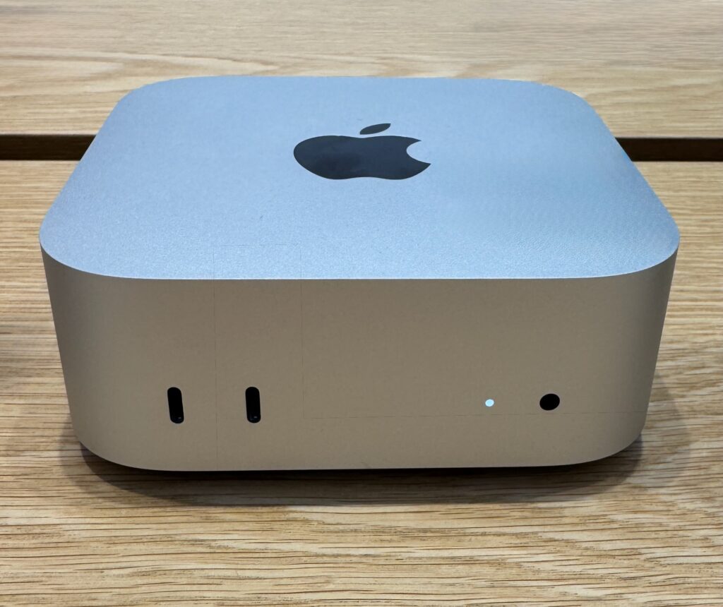 Mac Mini M4 2024 — foto Wikimedia Commons